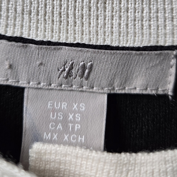 H&M Black Pocket-detail knit Cardigan with Gold Buttons Quiet Luxury size XS - Picture 10 of 16